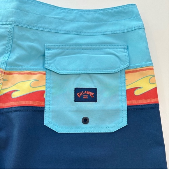 Billabong Momentum Pro Performance 19" Boardshorts Swim Trunks NWOT Mens Size 32 - Picture 6 of 11